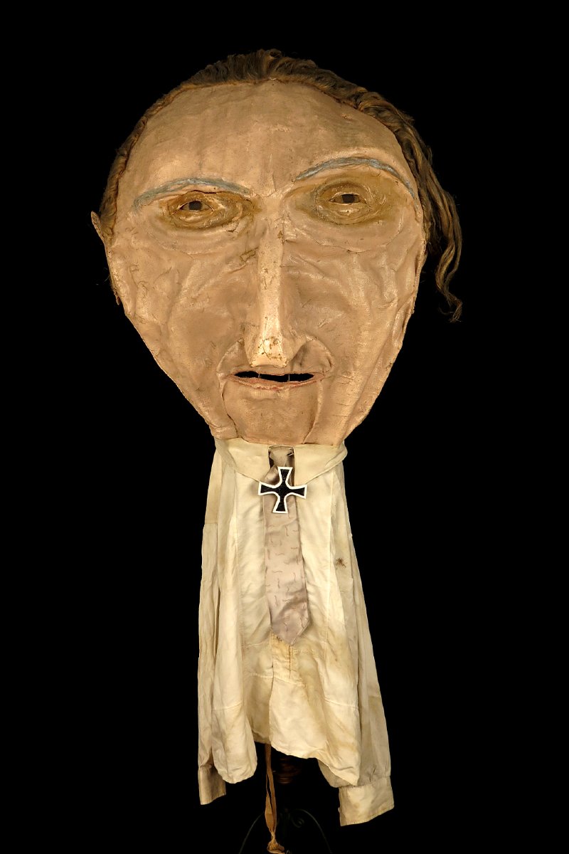 Imposant et ancien masque de carnaval, vers 1950 / Art Populaire Forain Allemagne