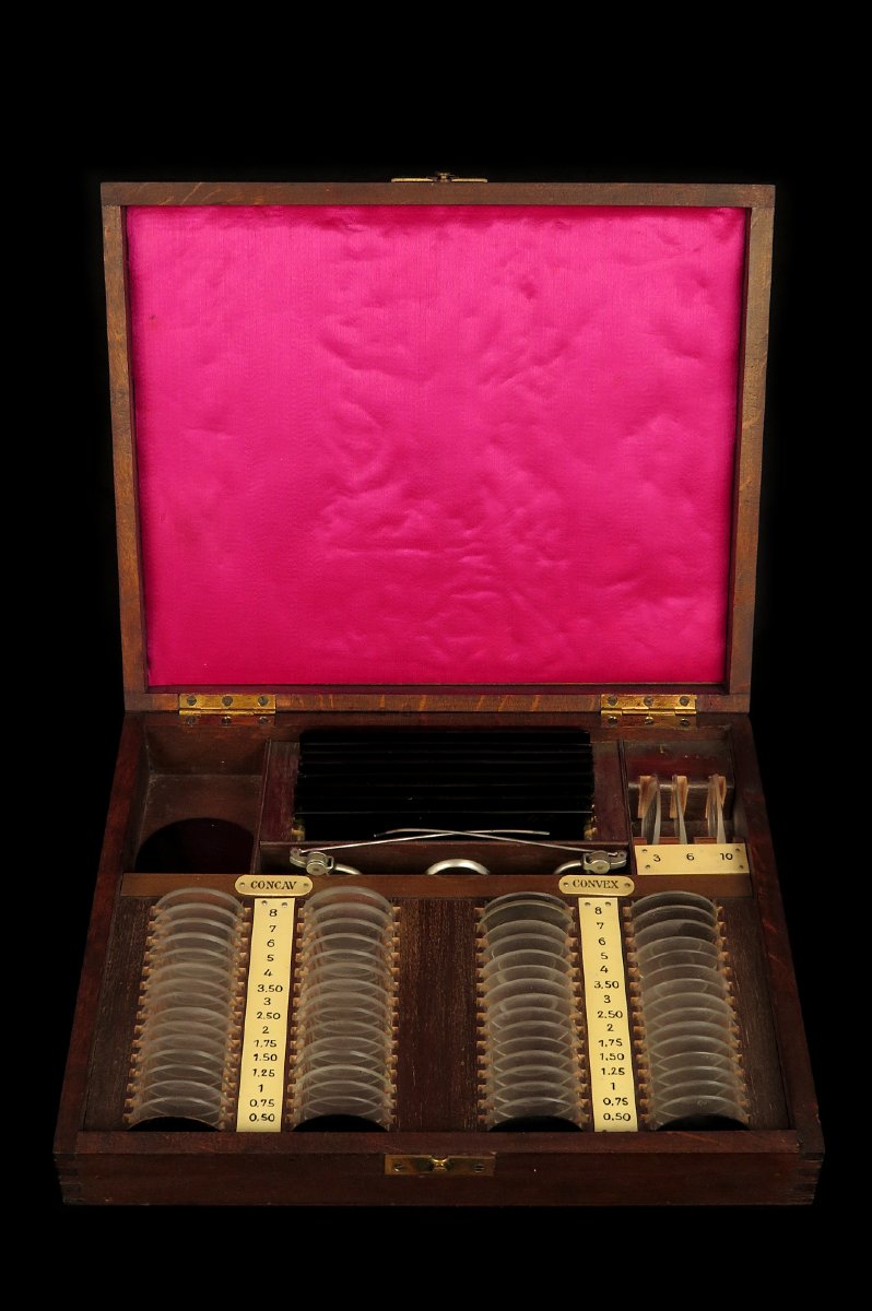 Antique Ophthalmologist's Case, Circa 1920 / Opticians, Instruments, And Curiosities