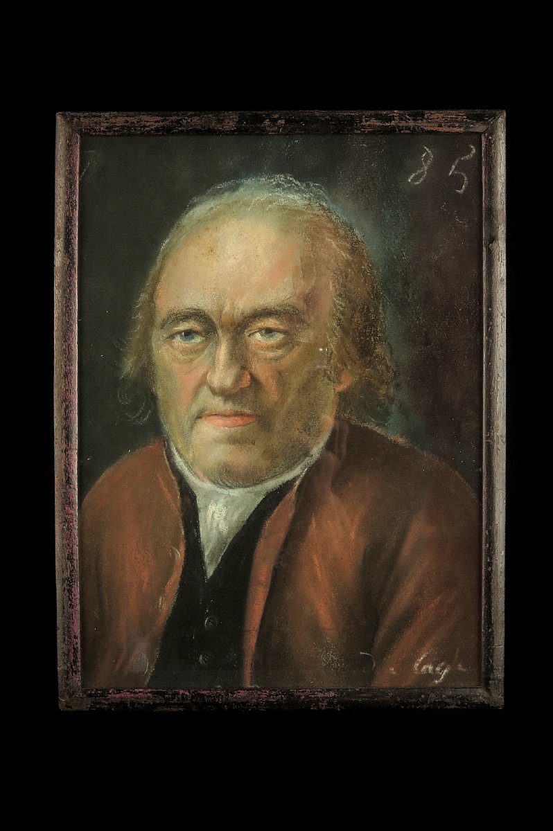 Ancien portrait au fusain d'un notable, vers 1800.