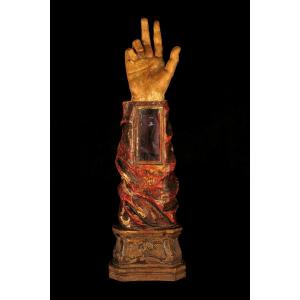 Ancien reliquaire en forme de bras, sculpture en bois polychrome du XVIIIeme siècle