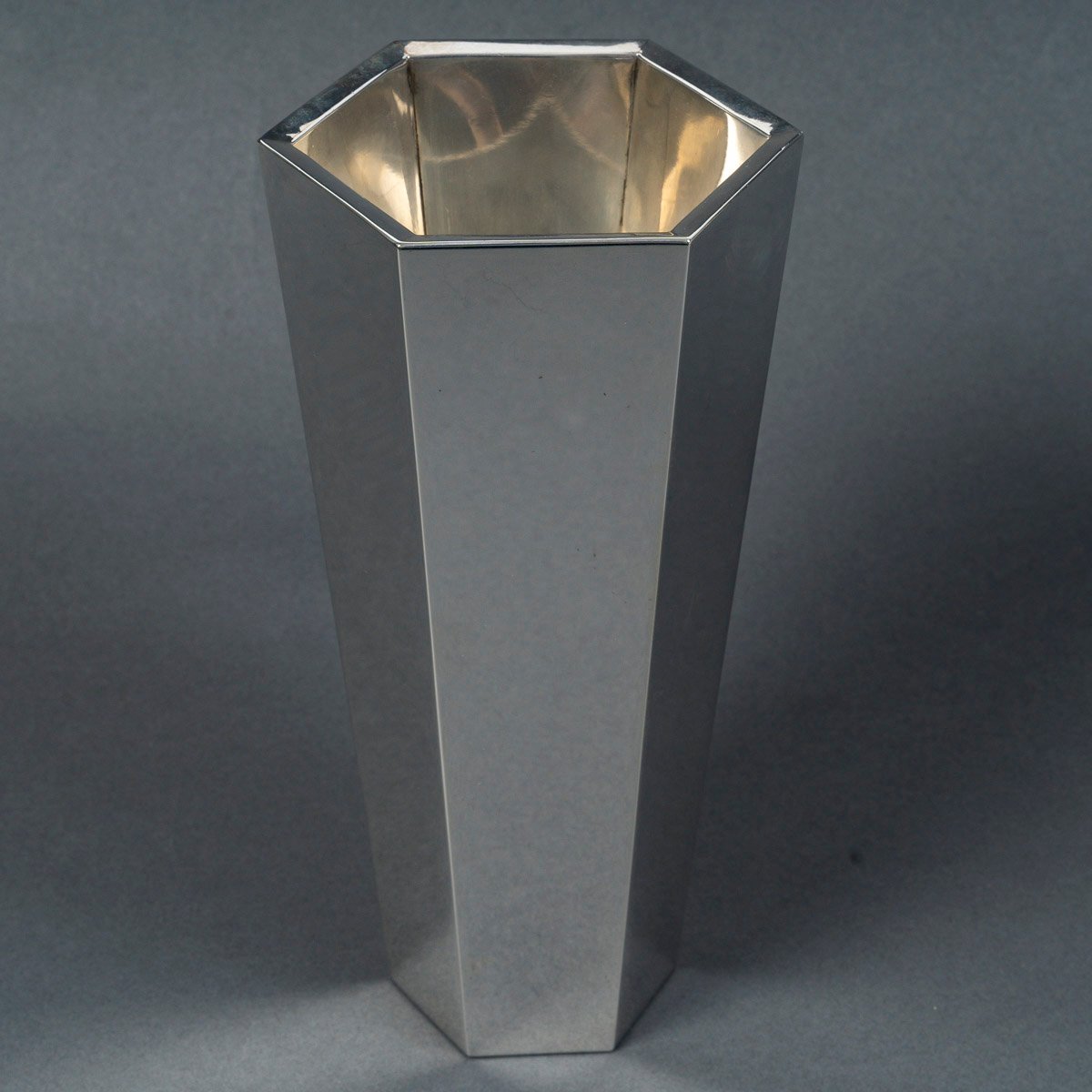Tiffany & Co - 20th Century Modernist Silver Vase With Cut Sides-photo-1
