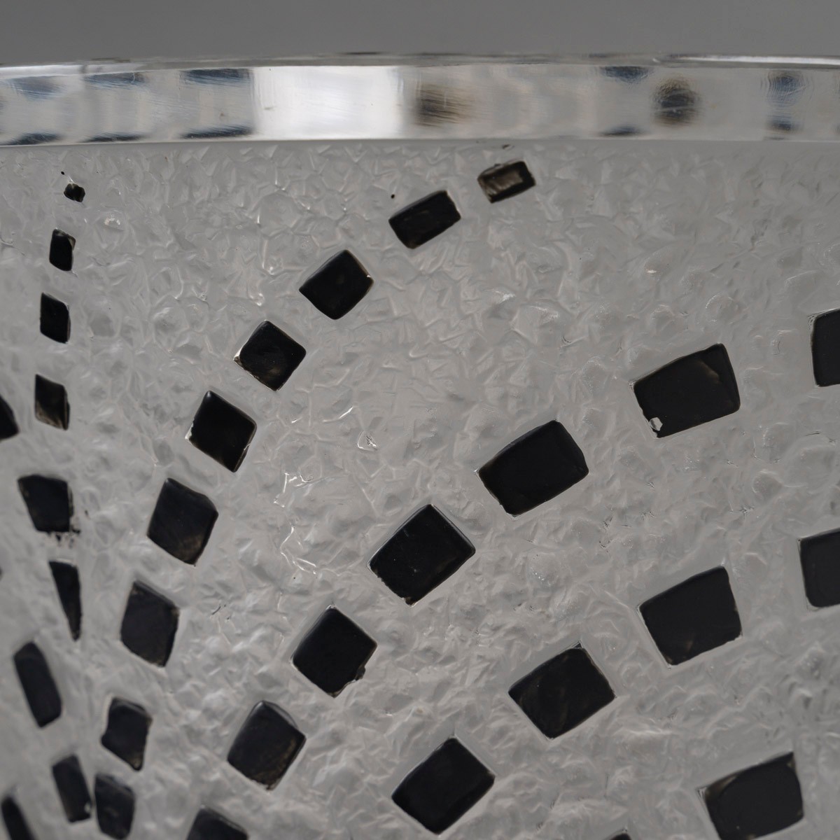 René Lalique - Damiers Vase Created In 1935-photo-8