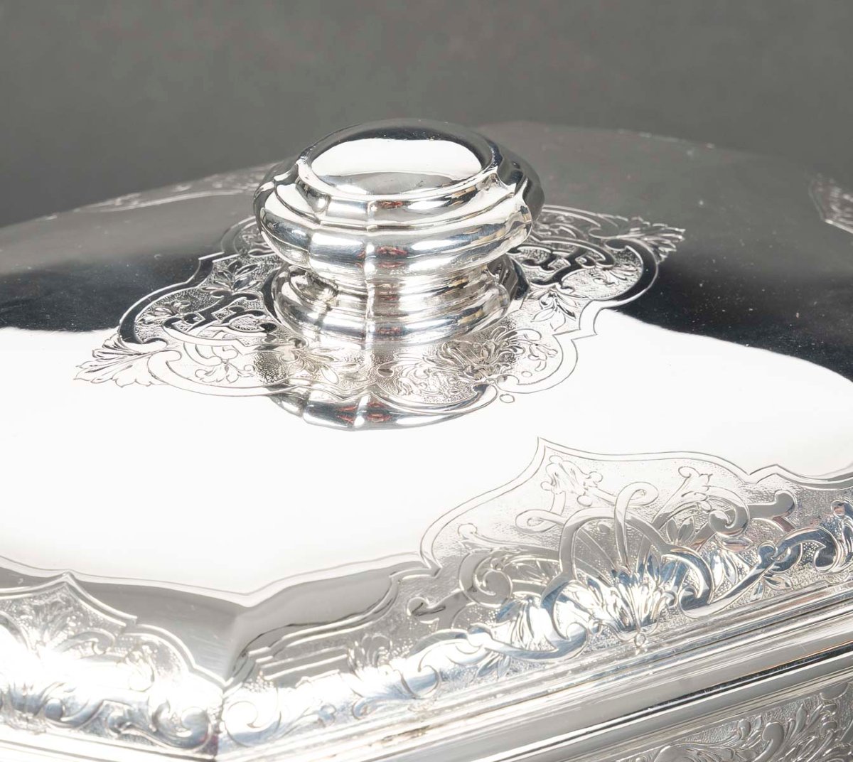 BOIN TABURET – Terrine couverte et son présentoir en argent massif XIXe-photo-3
