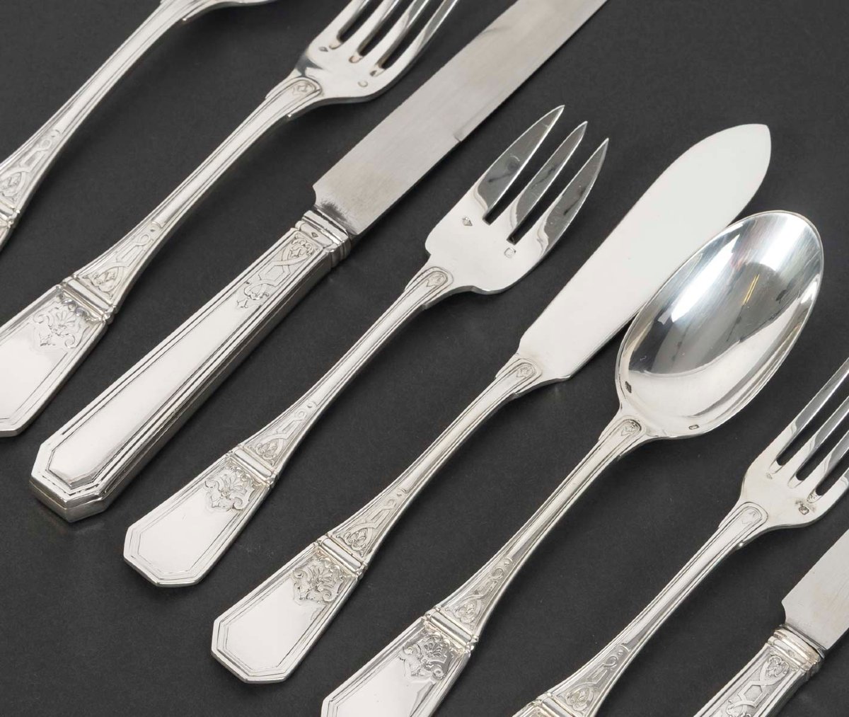 JEAN TETARD – C. CHRISTOFLE MENAGERE de 144 PIECES EN ARGENT MASSIF MODELE AUBUSSON Epoque 1930-photo-4
