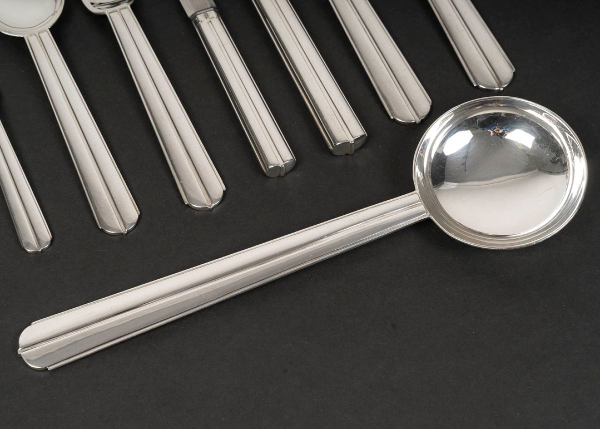 JEAN E. PUIFORCAT – Menagère en argent massif 145 pièces Modèle « BIARRITZ » CIRCA 1930-photo-1