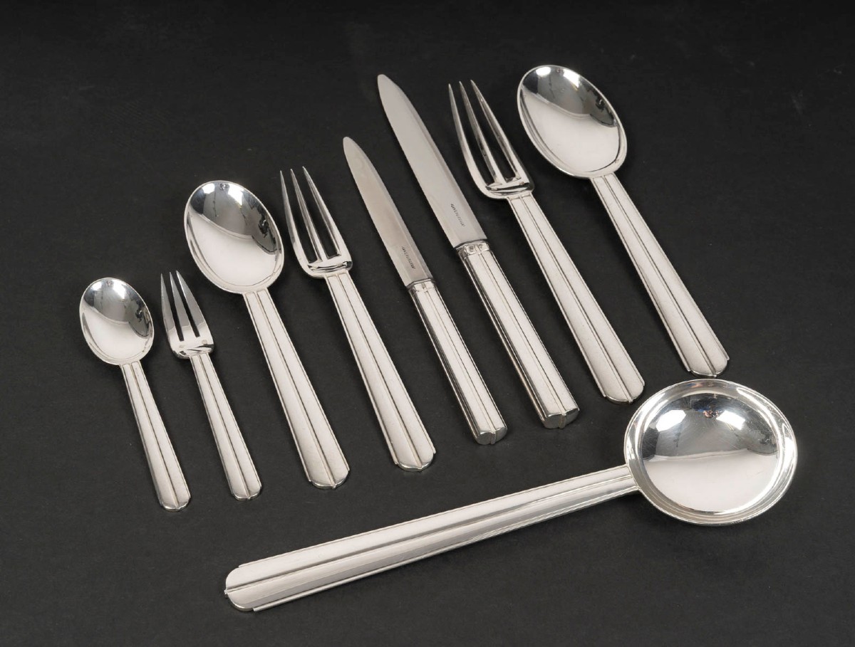 JEAN E. PUIFORCAT – Menagère en argent massif 145 pièces Modèle « BIARRITZ » CIRCA 1930