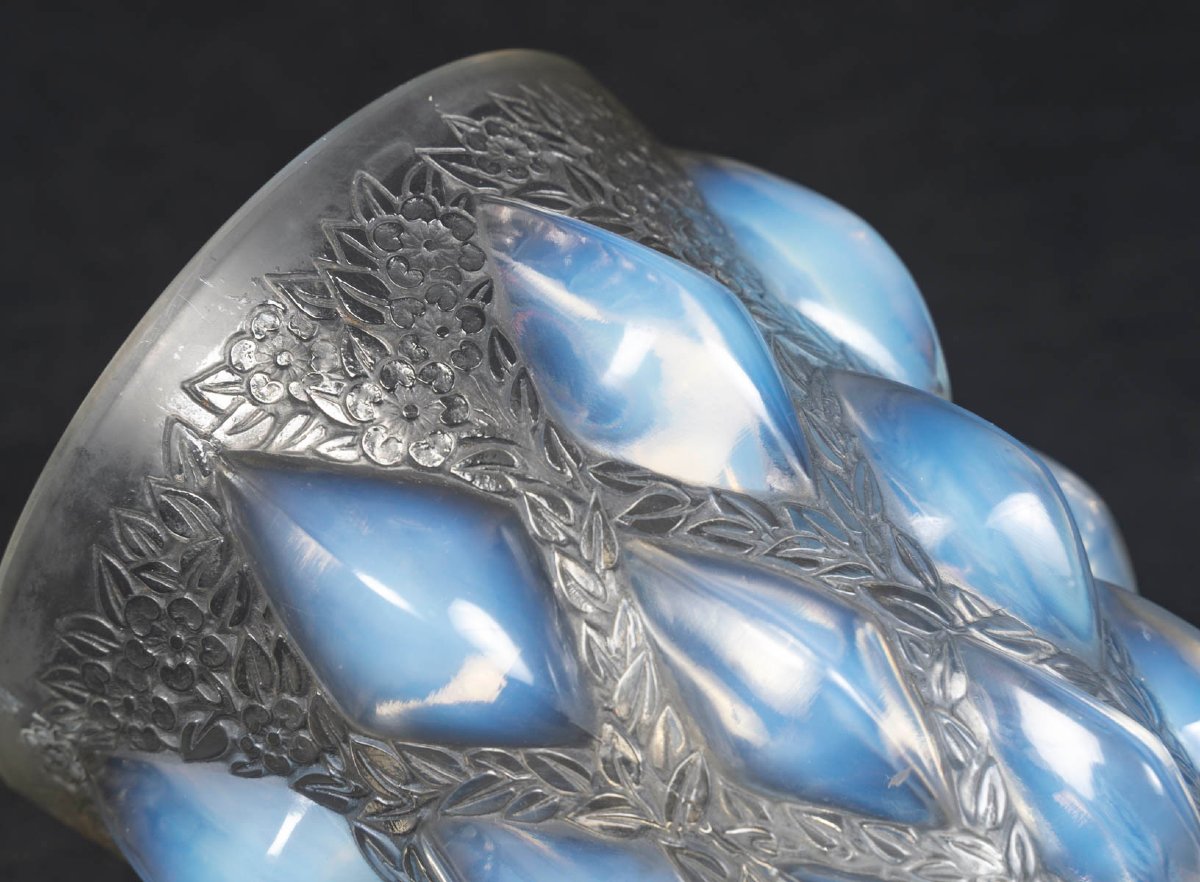 R. LALIQUE – Vase RAMPILLON  dit CABOCHONS et FLEURETTES 1927-photo-2