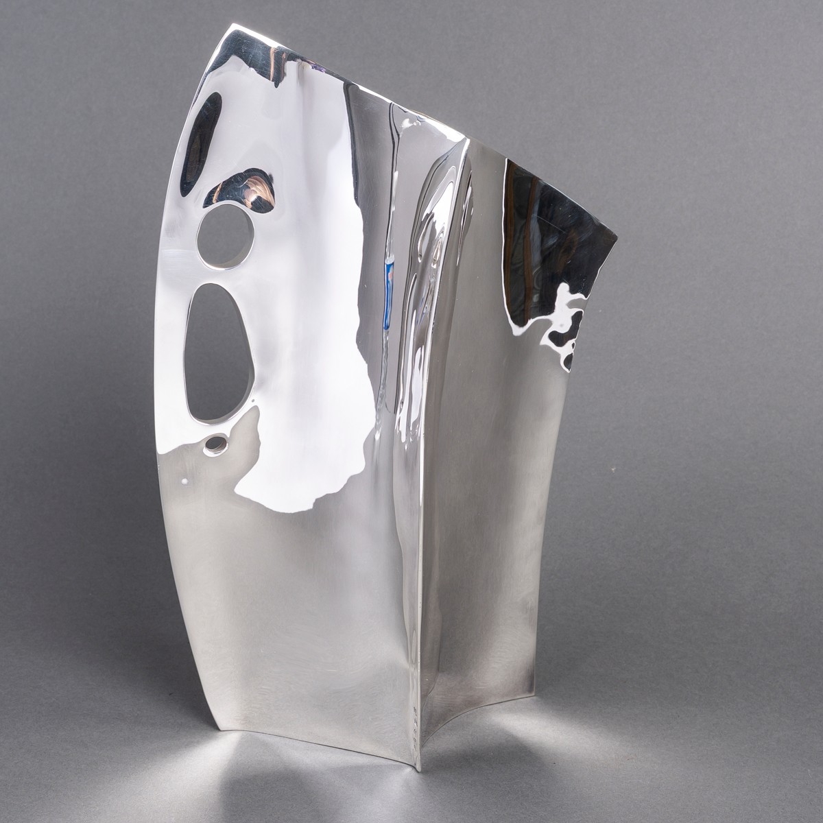 Maison Comyns - Pichet à eau en argent massif et son coffret Londres, 2008