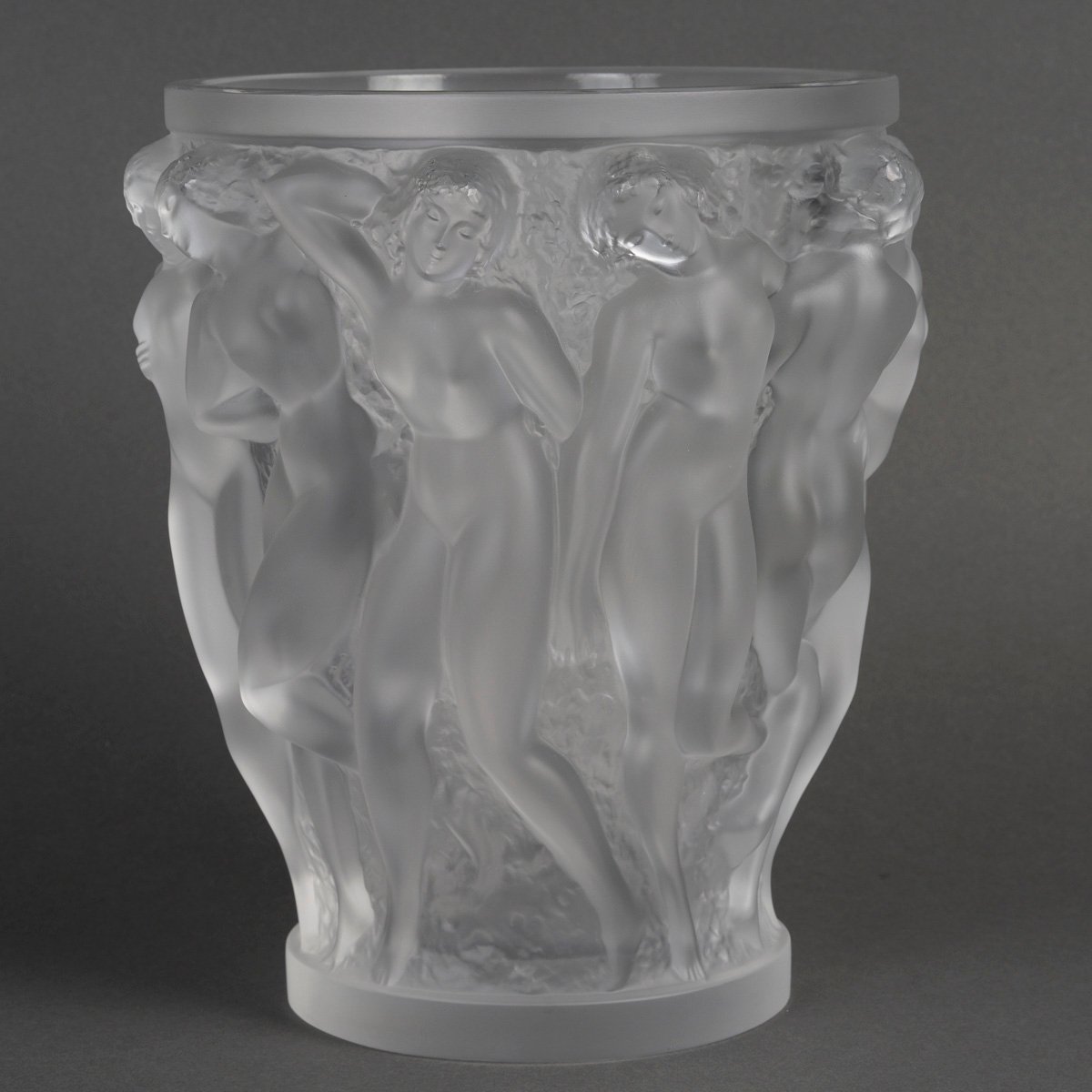 LALIQUE France – Vase dit « Bacchantes « modèle créer en 1927