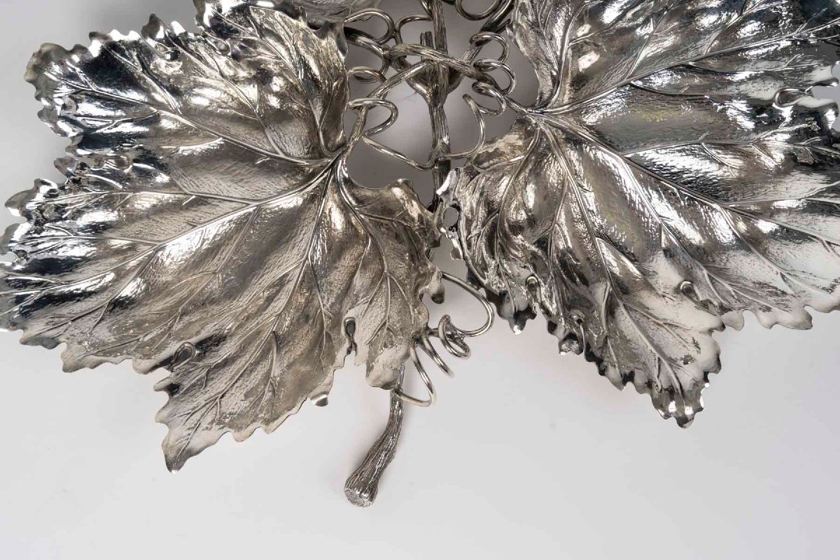 Gianmaria Buccellati - Solid Silver Centerpiece With Three Vine Leaves, 20th Century -photo-1