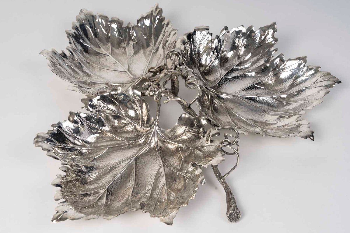 Gianmaria Buccellati - Solid Silver Centerpiece With Three Vine Leaves, 20th Century 
