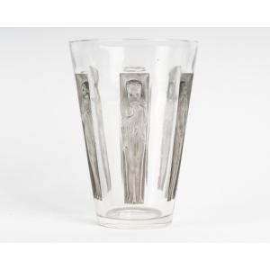 René LALIQUE - Vase “Gobelet six figurines” modèle créé en 1912