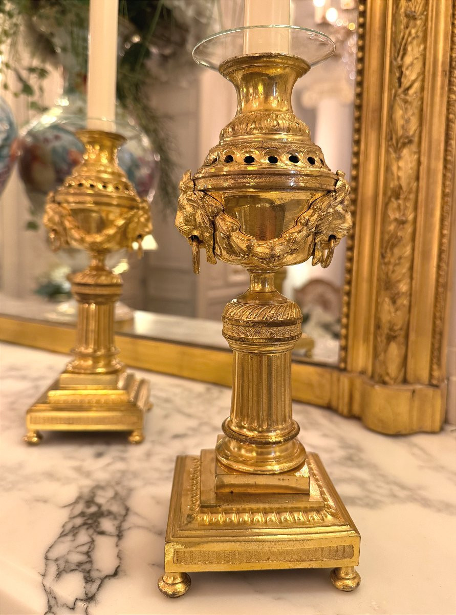 Paire De Bougeoirs En Bronze Doré époque Louis XVI (18e Siècle)-photo-2