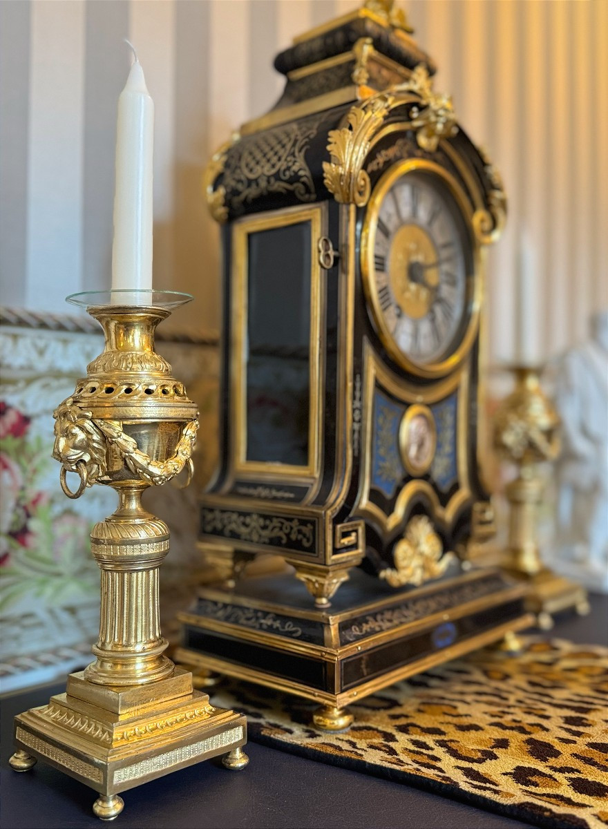 Paire De Bougeoirs En Bronze Doré époque Louis XVI (18e Siècle)