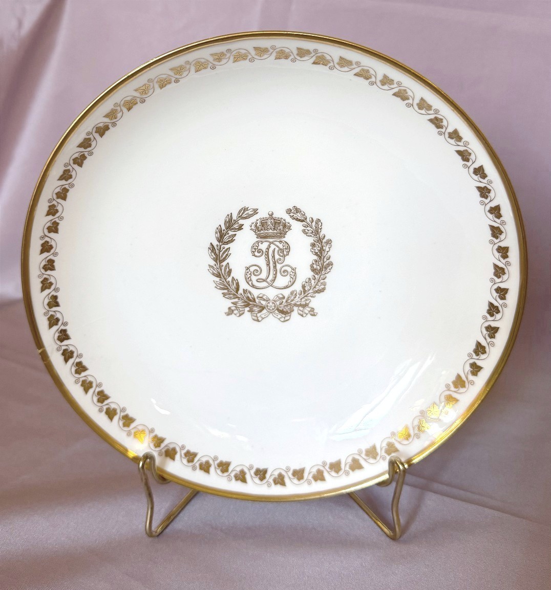Large Sèvres Porcelain Cup, Louis Philippe Period. Royal Provenance.
