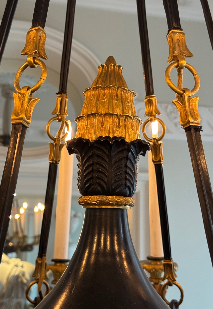 Lustre En Bronze Ciselé, Patiné Noir Et Doré, De Style Empire Par La Maison Delisle-photo-4