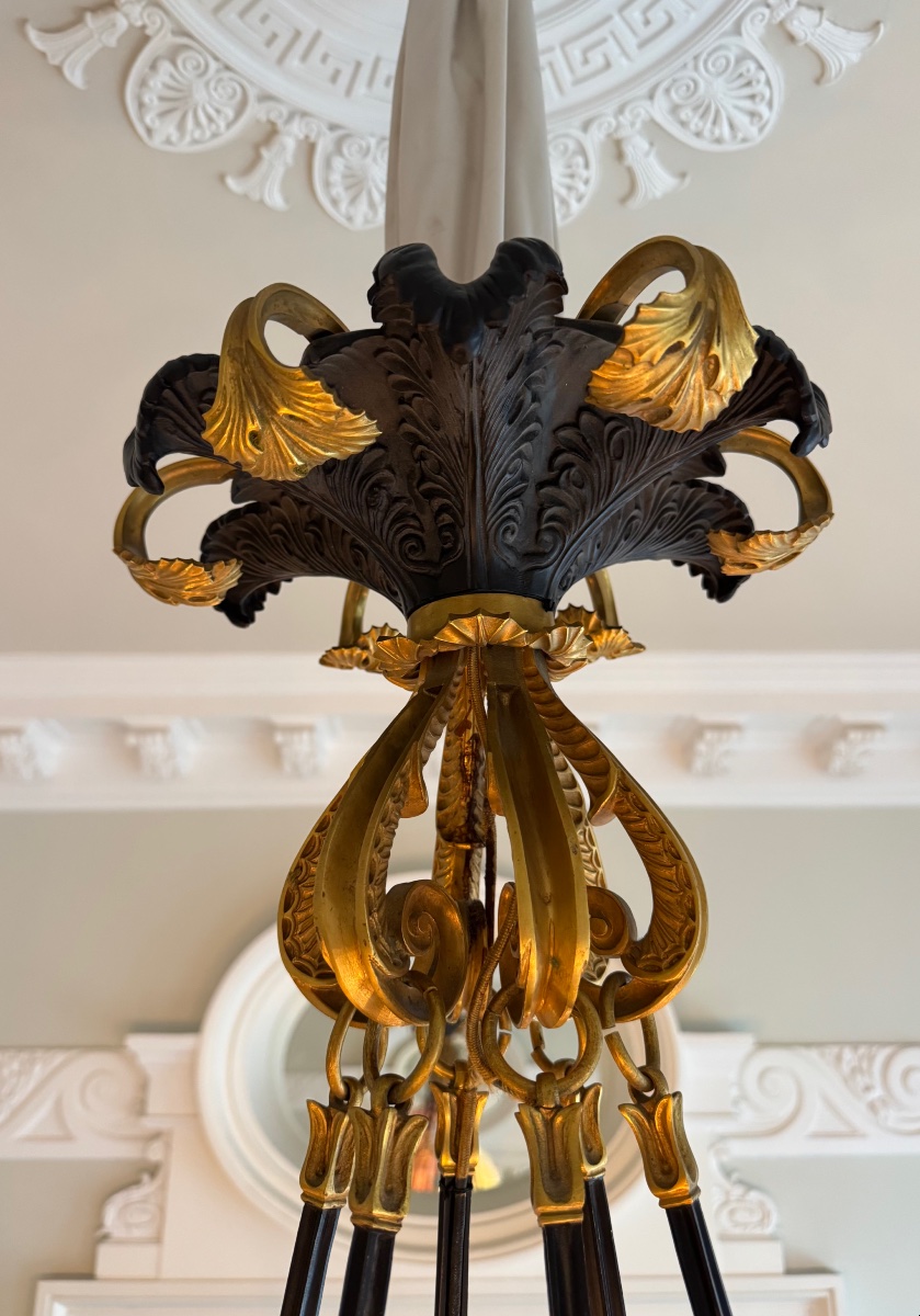 Lustre En Bronze Ciselé, Patiné Noir Et Doré, De Style Empire Par La Maison Delisle-photo-5