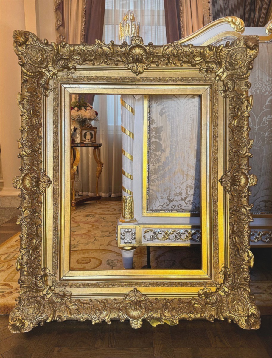 Gilded Wooden Frame With Fleur-de-lys In Corner Cartouches - Circa 1830