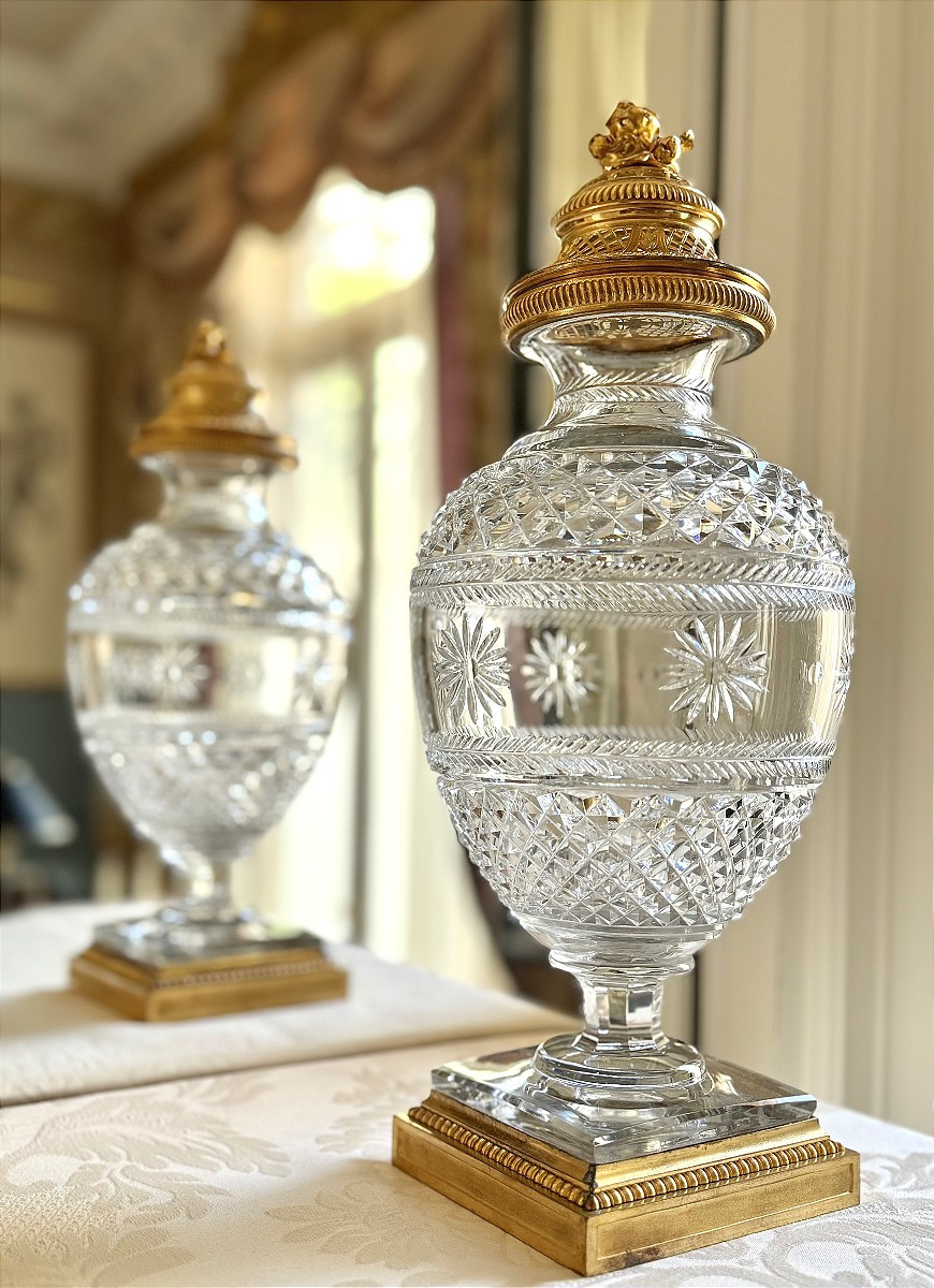 Vase couvert en cristal gravé, monture en bronze dorée - 19e Siècle