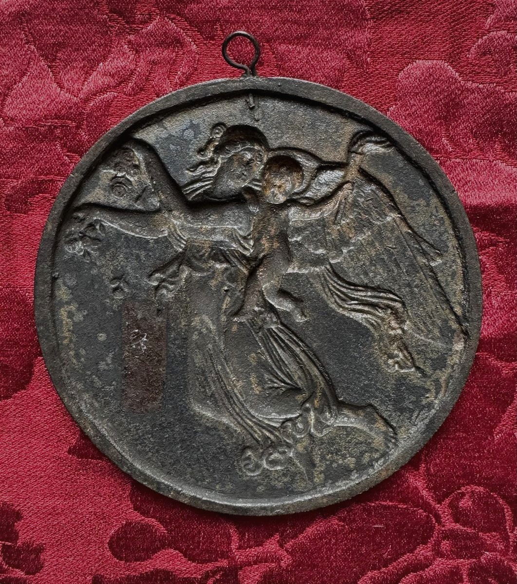 Pair Of Neoclassical Medallions In Dark Patinated Metal - 19th Century-photo-1