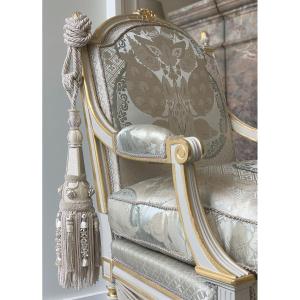 Pair Of Large Tiebacks - White Color (21st Century)