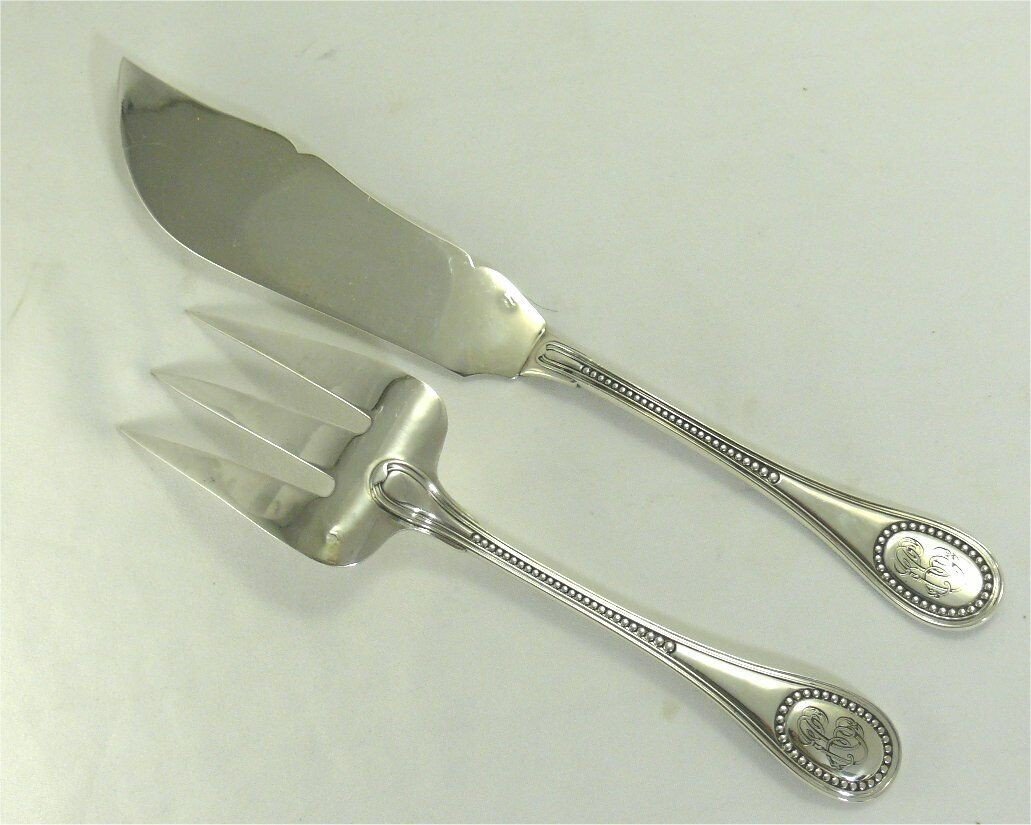 Aucoc, couvert De Service à Poisson Modèle Perles, Argent Massif Minerve, 268 G, Monogramme "CC".