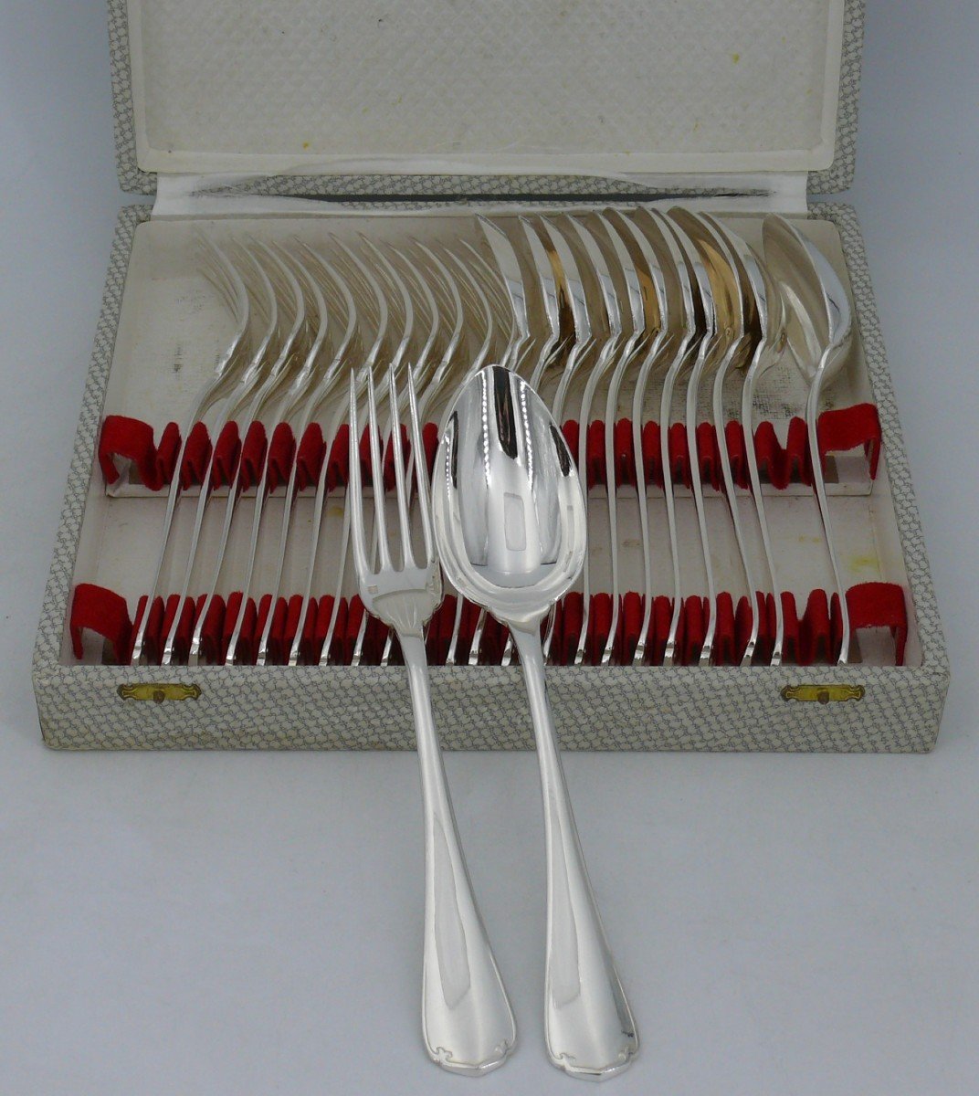 Christofle Japanese Model, 12 Table Cutlery, 24 Pieces, Silver Metal, Near New.