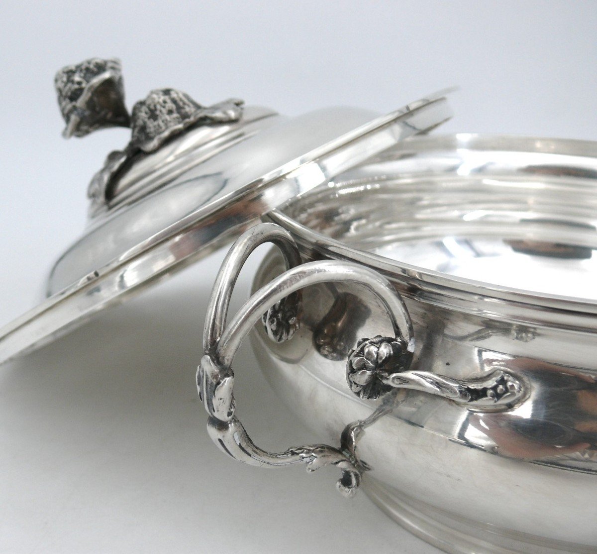 Vegetable Dish/soup Tureen In Solid Silver With Beautiful Vegetable Grip, 1.34 Kg.-photo-2