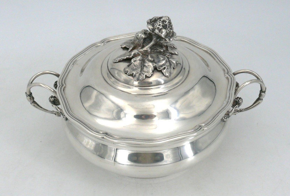 Vegetable Dish/soup Tureen In Solid Silver With Beautiful Vegetable Grip, 1.34 Kg.