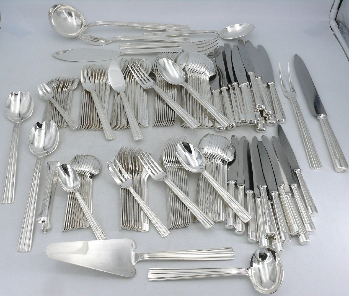 Christofle Mira Ondulation Model, 144-piece Silver-plated Cutlery Set, Excellent Condition.-photo-2