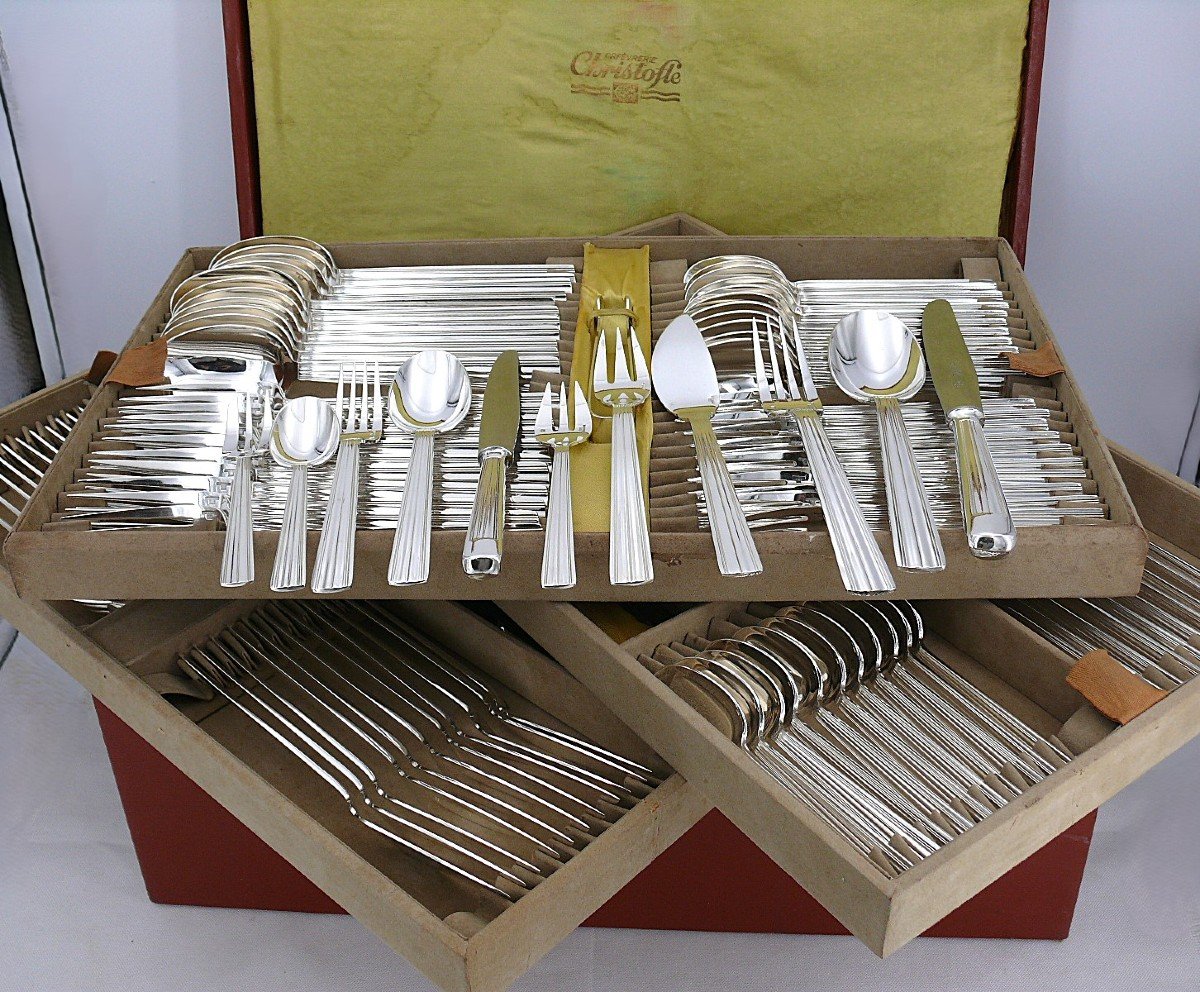 Christofle Mira Ondulation Model, 144-piece Silver-plated Cutlery Set, Excellent Condition.