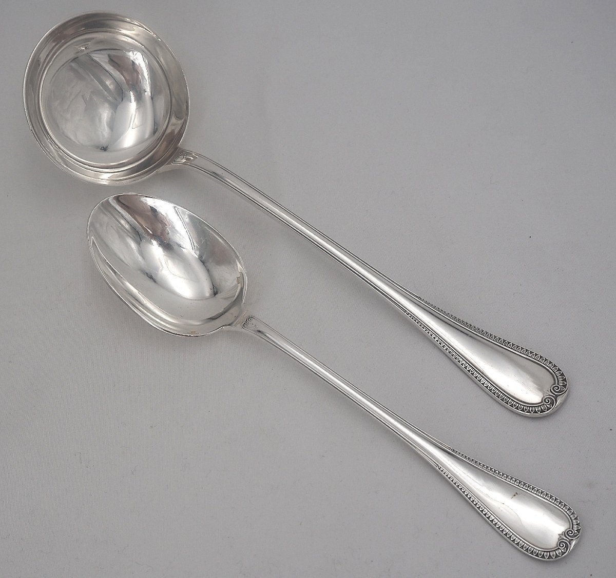 Christofle modèle Malmaison, ménagère set de 32 pièces avec couteaux pour 6 personnes.-photo-2