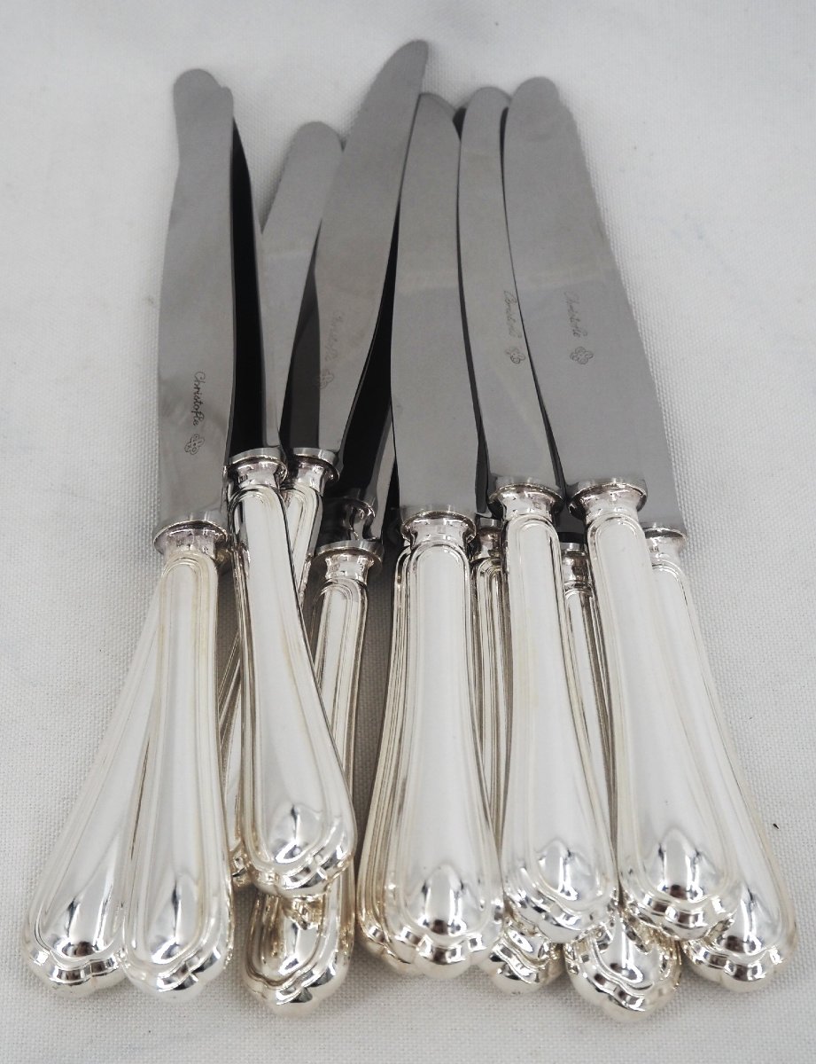 Christofle modèle Spatours, 12 couteaux de table en métal argenté, en excellent état.-photo-2
