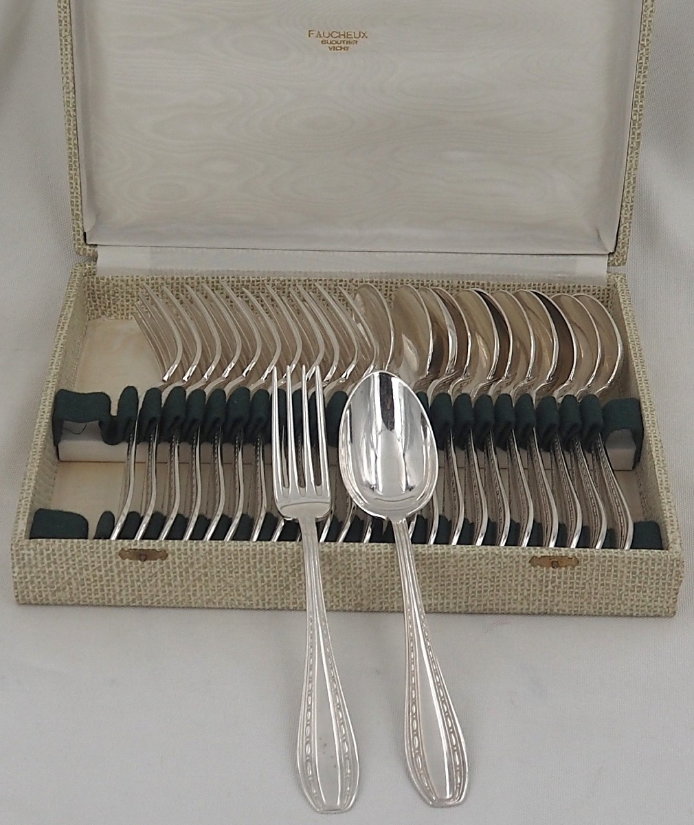 Ercuis Model Toledo, Art Deco, 12 Dessert Cutlery Sets, 24 Pieces, Excellent Condition.