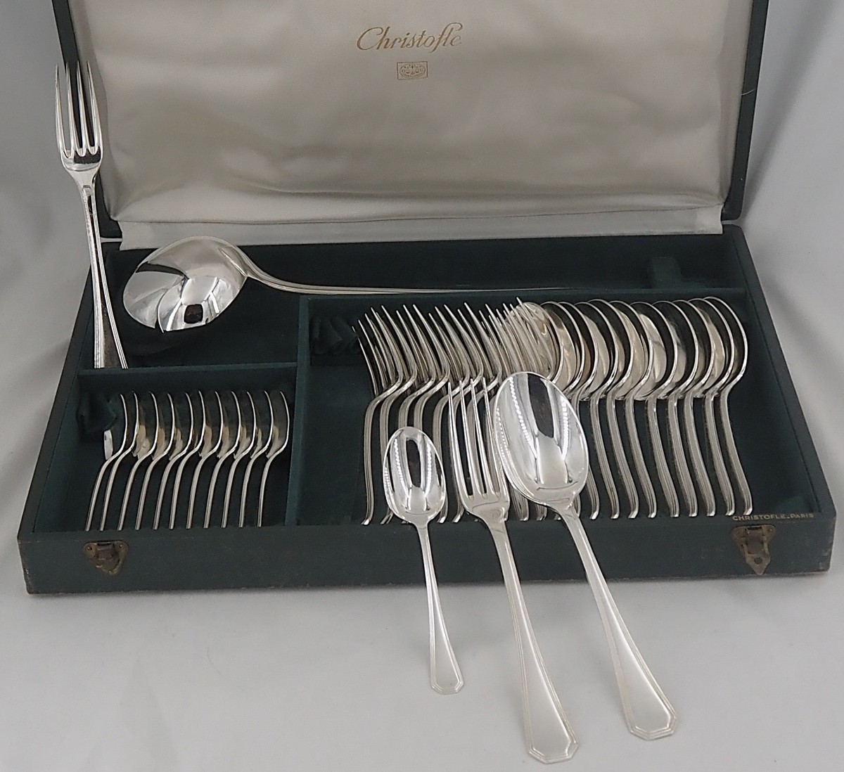 Christofle América Model, 37-piece Silver-plated Cutlery Set, In Excellent Condition.