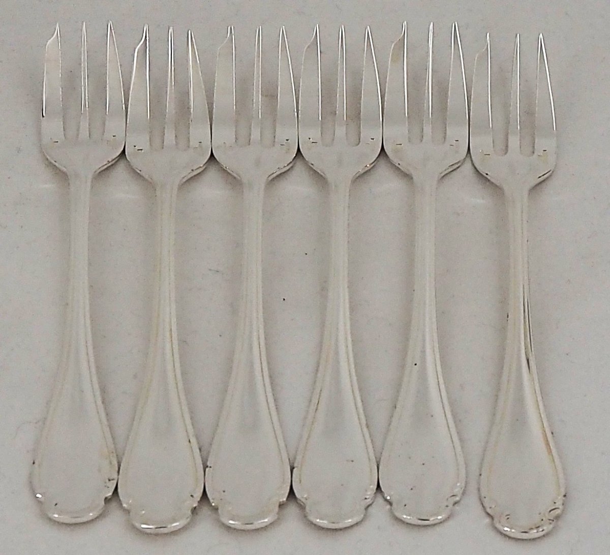 Christofle modèle Pompadour, ménagère set 31 pièces avec couteaux pour 6 personnes.-photo-2