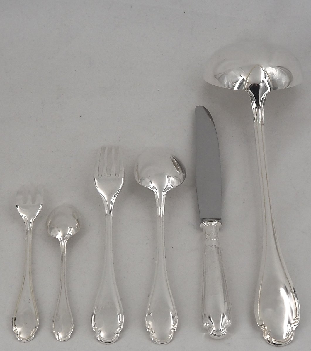 Christofle modèle Pompadour, ménagère set 31 pièces avec couteaux pour 6 personnes.-photo-4