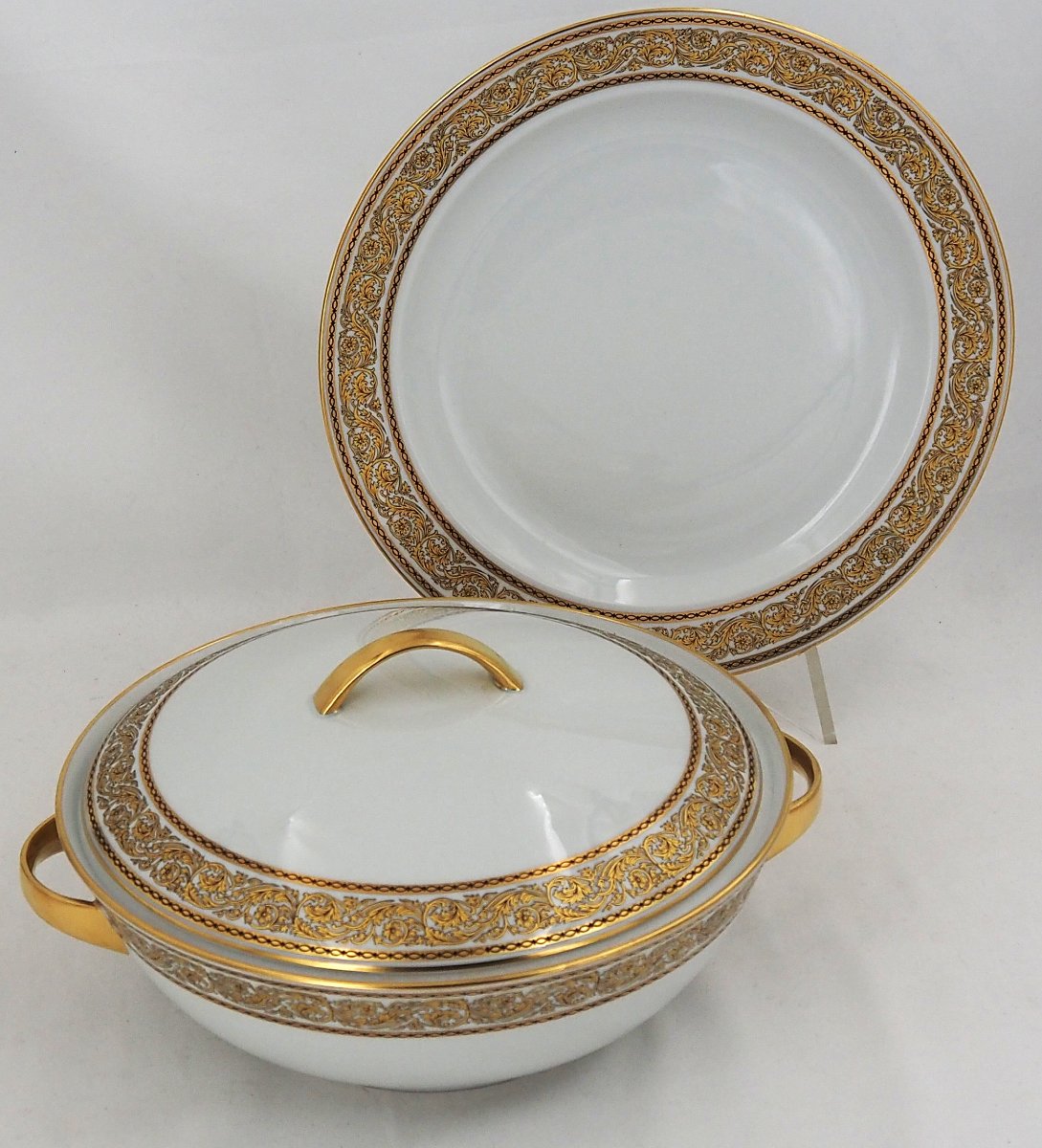 Bernardaud, porcelaine Limoges modèle Chinon, soupière/légumier + plat rond, parfait état.-photo-6