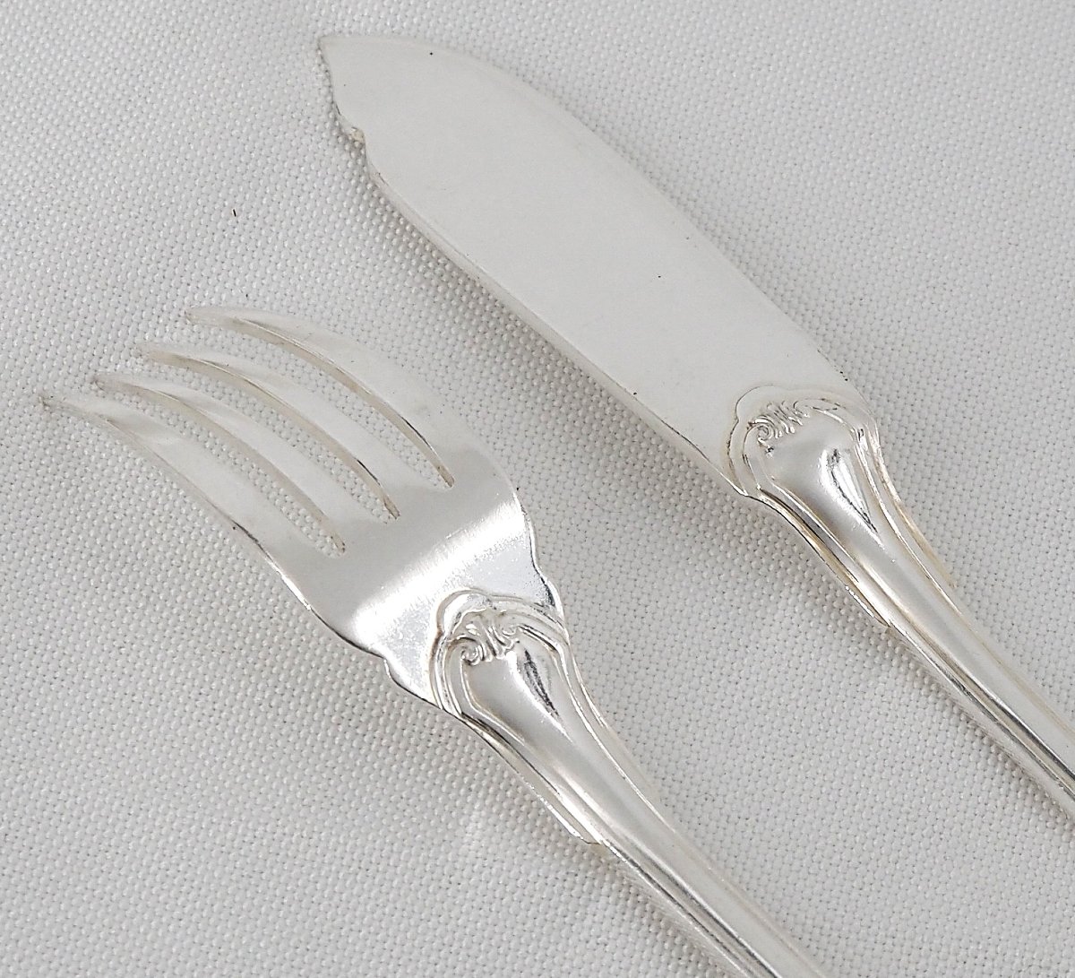 Christofle Vendôme Model, Arcantia, Shell, 12 Fish Cutlery Sets, 24 Pieces, Silver Plated Metal.-photo-1