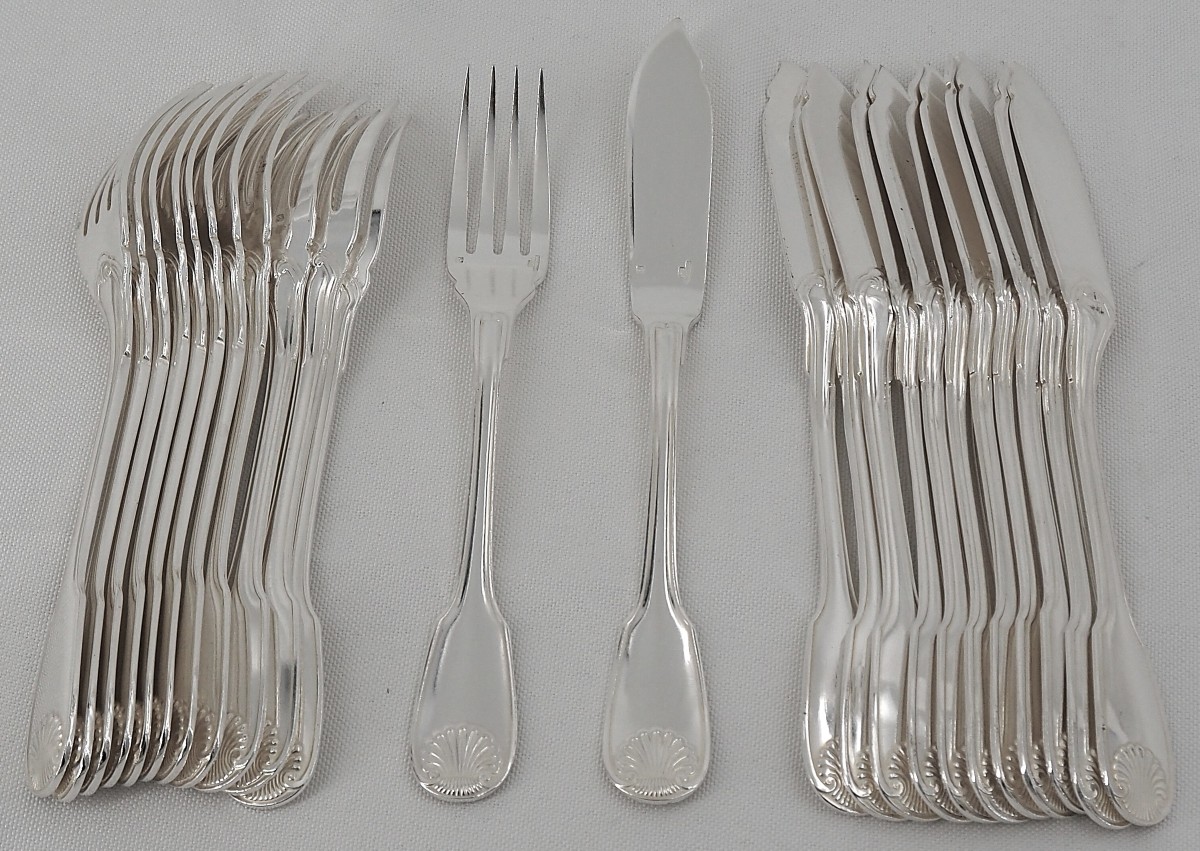 Christofle Vendôme Model, Arcantia, Shell, 12 Fish Cutlery Sets, 24 Pieces, Silver Plated Metal.