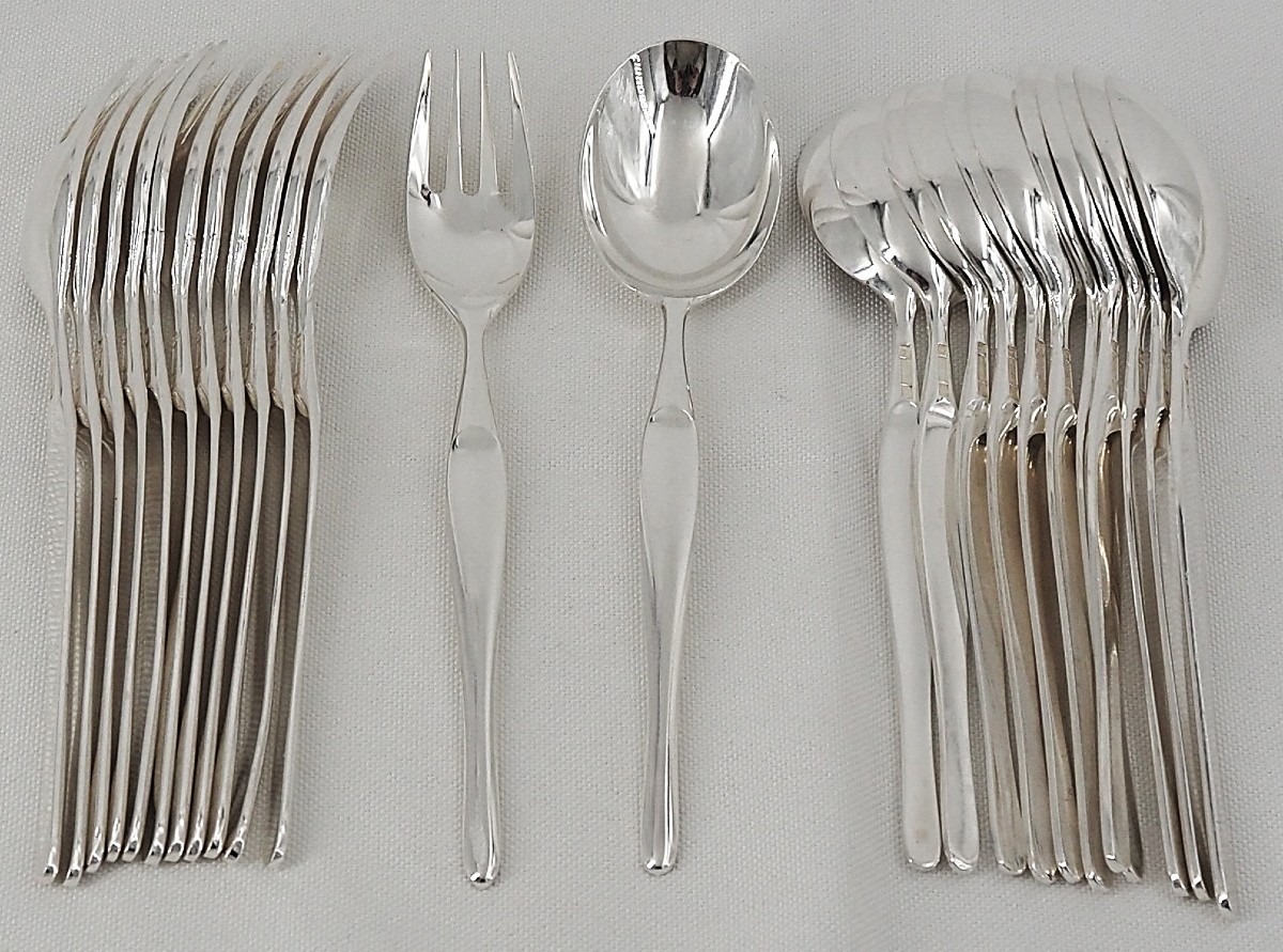 Christofle modèle Duo, Tapio Wirkkala, 12 couverts à entremets, dessert, 24 pièces, 17,8 cm.