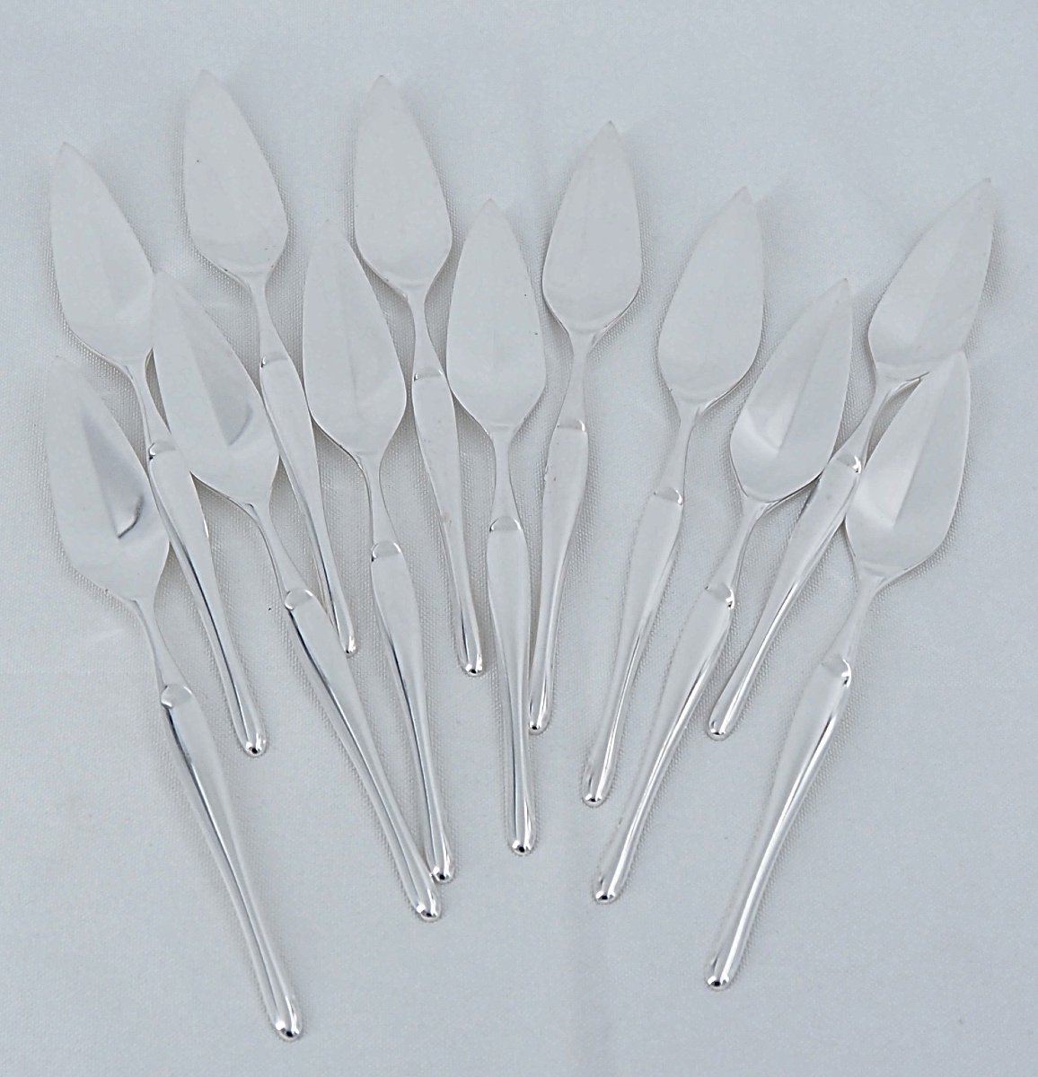 Christofle modèle Duo, Tapio Wirkkala, 12 couverts à poisson, 24 pièces en métal argenté.-photo-2