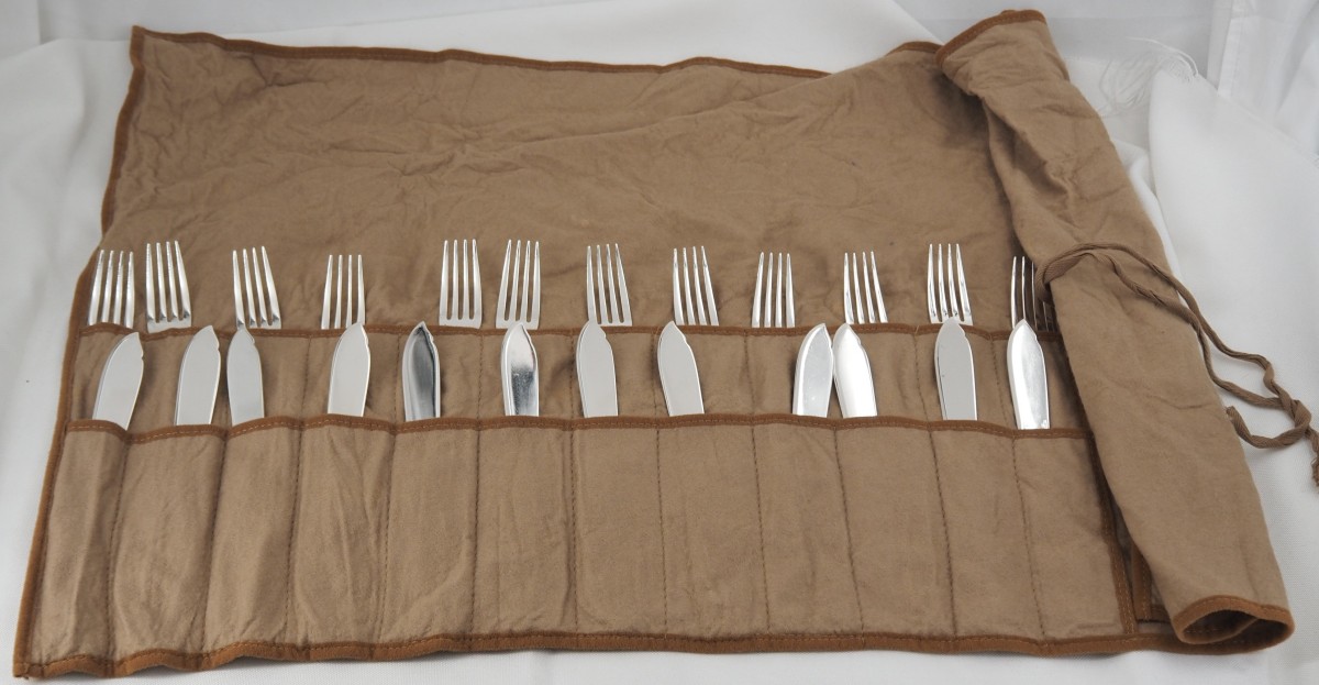 Christofle modèle Marly, 12 couverts à poisson 24 pièces, métal argenté, excellent état.