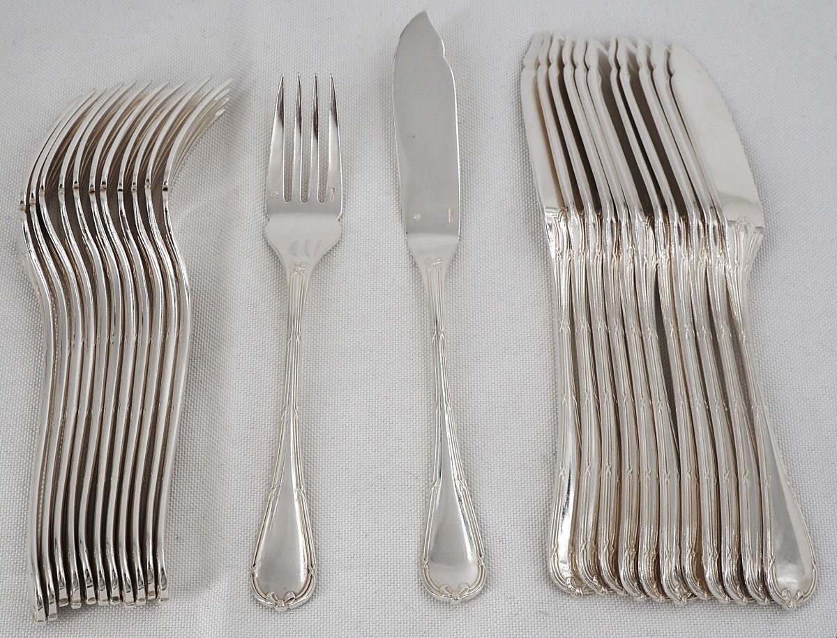 Christofle Rubans Pattern, 12 Fish Cutlery Sets, 24 Pieces, Silver-plated Metal, Excellent Condition.