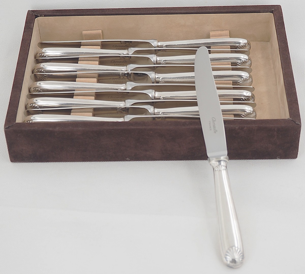 Christofle Vendôme Model, 12 Dessert Knives, Cheese Knives In Silver-plated Metal.