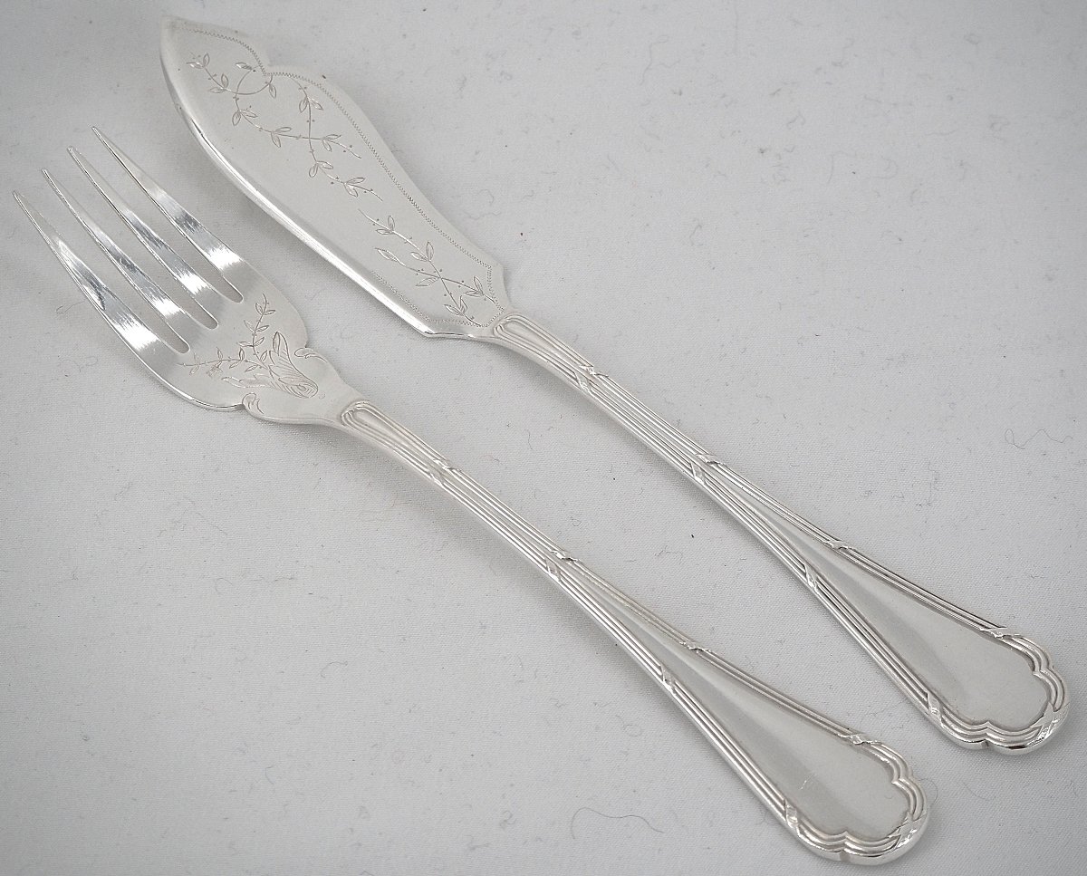 Ercuis modèle Trianon, Rubans, 15 couverts à poisson gravés, 30 pièces en métal argenté.-photo-2