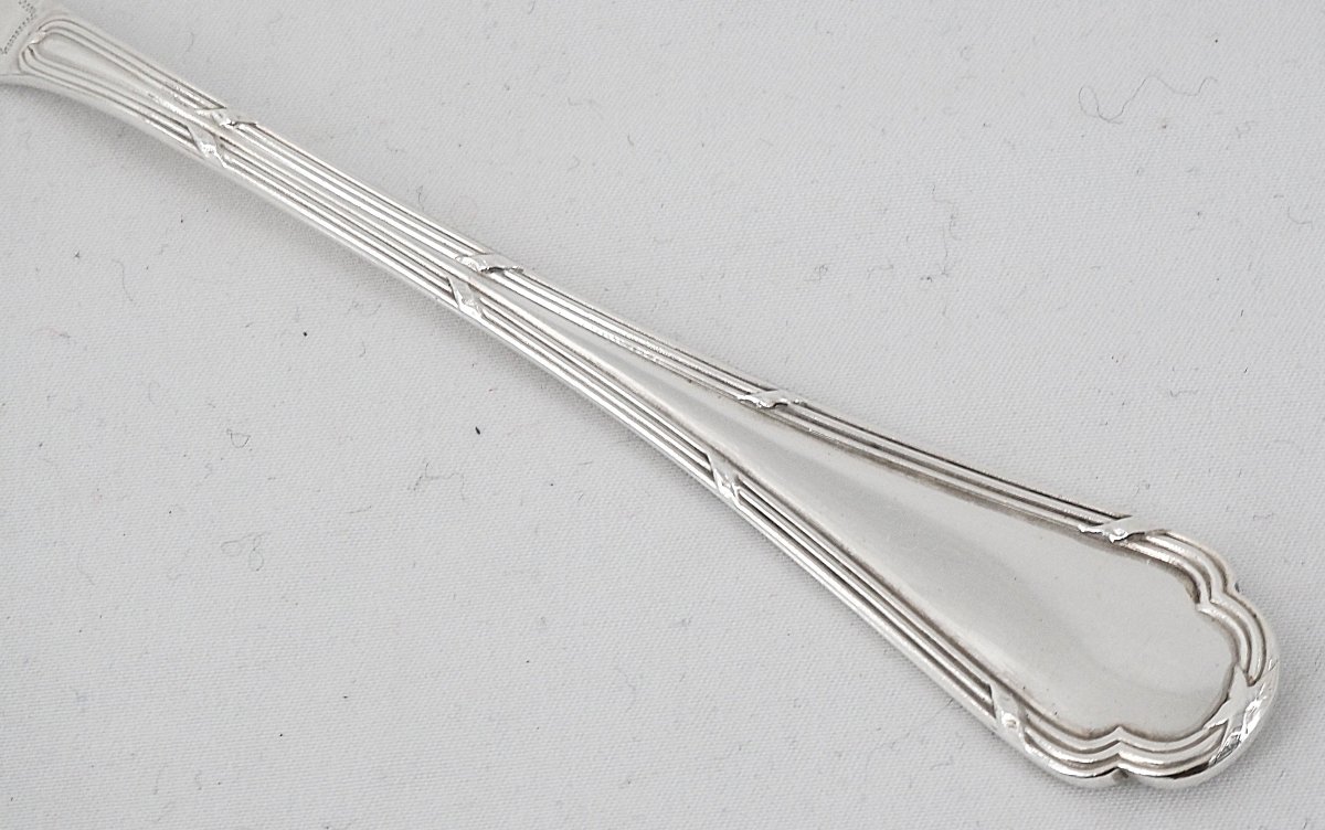 Ercuis modèle Trianon, Rubans, 15 couverts à poisson gravés, 30 pièces en métal argenté.-photo-1