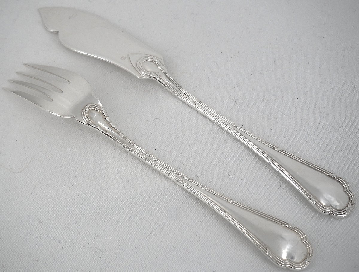 Ercuis modèle Trianon, Rubans, 15 couverts à poisson gravés, 30 pièces en métal argenté.-photo-2