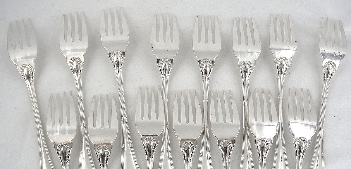 Ercuis modèle Trianon, Rubans, 15 couverts à poisson gravés, 30 pièces en métal argenté.-photo-4