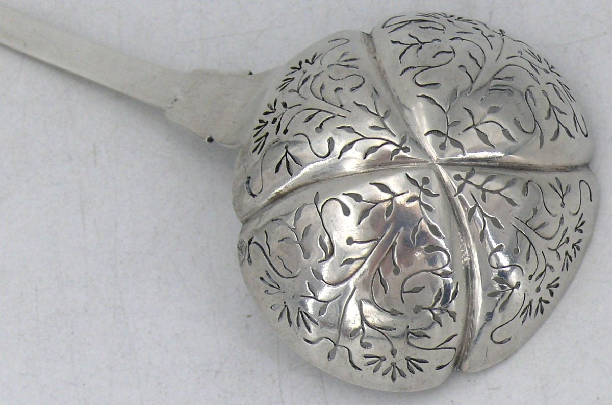 Solid Silver Sprinkling Spoon, Vieillard Hallmark 1819-1838, Vine.-photo-2